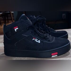 Fila V-10 Lux 1CM01212-014
Mens Black Nubuck Lifestyle
Sneakers Shoes Size 8